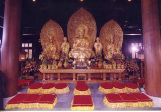 1998年1月6日舉行志蓮淨苑佛寺重建圓成佛像開光典禮