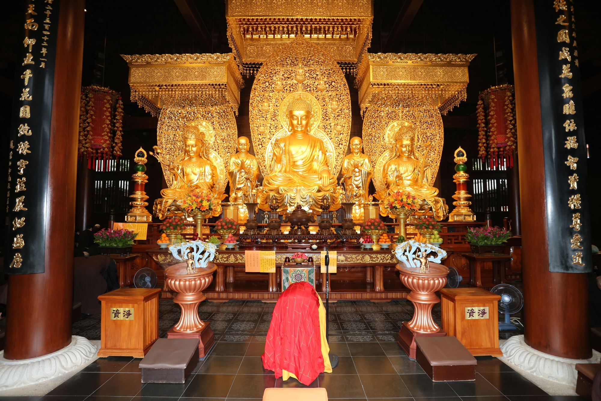 佛誕法會大雄殿儀式
